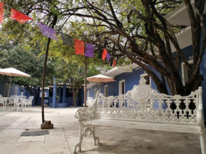 Casa Refugio Budget House 7 rooms 8 Baths